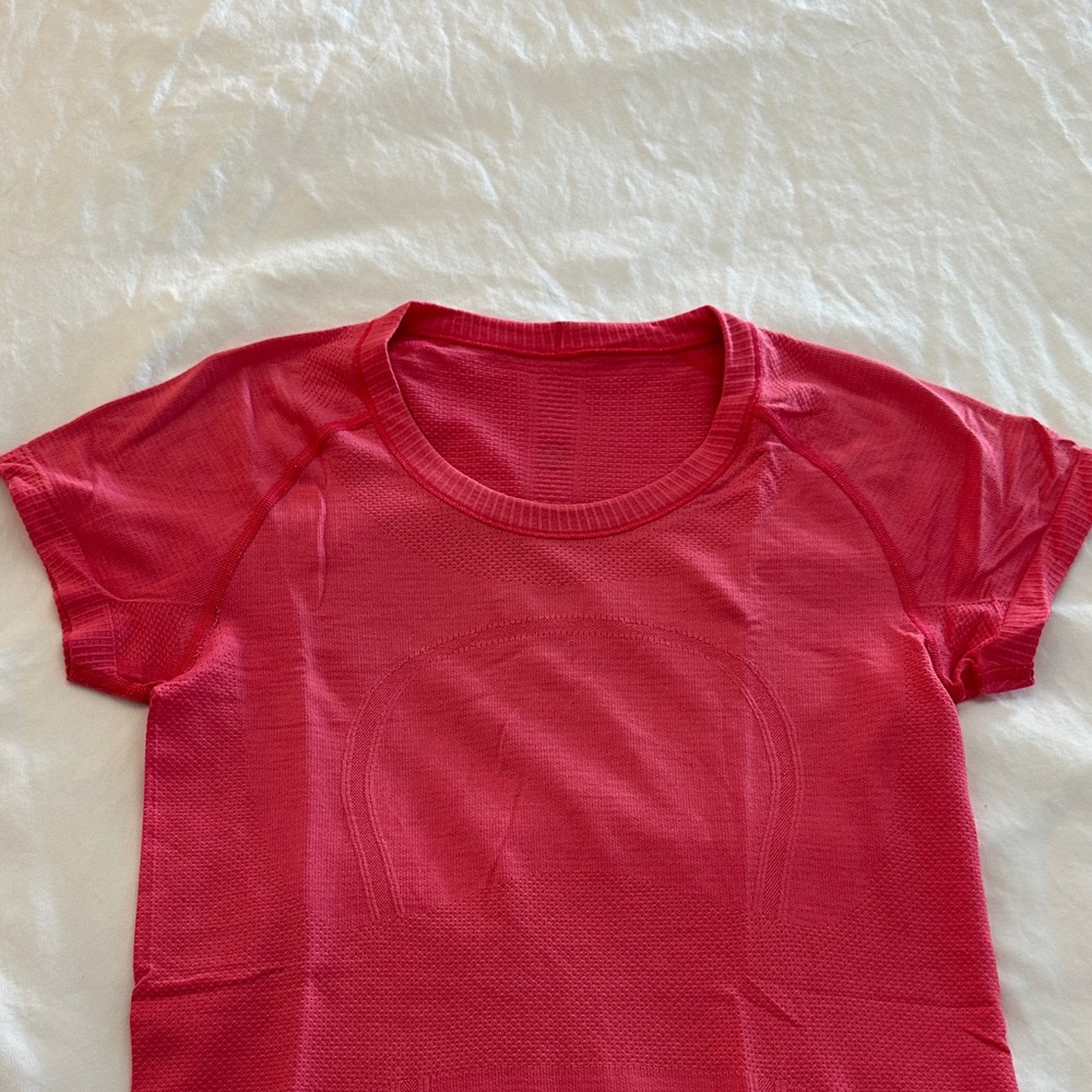 Lululemon swiftly tech short sleeve